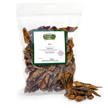 Stint 500 g Eine klare Plastiktüte gefüllt mit getrockneten Fischleckereien, beschriftet mit "Masterfeed Premium Stint" für Hunde, mit Nährwertinformationen und Zutaten.