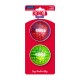 Pack KONG Squeezz de deux balles sifflantes texturées pour chien (rouge, verte) sur carton rouge, étiqueté «KONG», «Squeezz», «Dogs Need to Play».