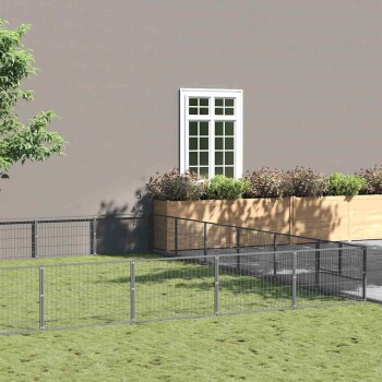 Ein großer, rechteckiger Metallspielplatz für Haustiere mit einem Gitterdesign, ausgestattet mit mehreren Paneelen und einem offenen oberen Teil, ideal für den Außenbereich.