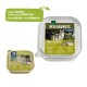 Zwei Futterbehälter für Haustiere mit den Aufschriften "WILDERNESS" und "TRUE COUNTRY" mit Huhn und Lachs, die neue Design- und Rezepturdaten zeigen.