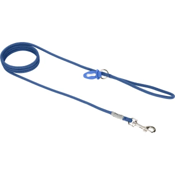 Führleine kleine Hunde blau M Blaue geflochtene Hundeleine mit einem silbernen Clip und einem Schlaufenhandgriff, entworfen für das Gassigehen und die Kontrolle von Haustieren.