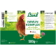 Etikett für "HühnerLand Immun Komplex" Geflügelsupplement mit einer braunen Henne, das Kolostrum, Propolis und "Hergestellt in Deutschland" enthält.