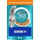 Verpackung von Purina ONE Katzenfutter mit einer grauen getigerten Katze, mit dem Text "Mit Huhn und Grünen Bohnen" und "SENIOR 7+", 85 g.