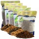 Lyra Pet 'Nature Power' 100% natürliche Tüten mit getrockneten Insektenleckerlis, daneben Haufen von Mehlwürmern, Larven und Grillen.