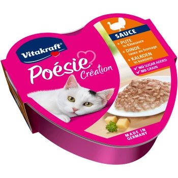 Poésie®Création Pute in Käsesauce 15x85 g Vitakraft Poésie Création Katzenfutterverpackung mit einer weißen Katze auf einem rosa Hintergrund, die Fleisch in Käsesauce zeigt. Kein Zucker oder Getreide.