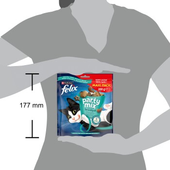 Felix Party Mix Katzenleckerlis in einer 200g Maxi-Packung, mit einer verspielten schwarz-weißen Katze auf der Verpackung, mit dem Text '100% lecker' und '2 kcal'.