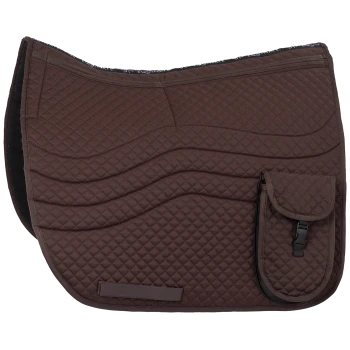 Braunes, gestepptes Sattelpad mit strukturierter Oberfläche und einer kleinen Tasche, entworfen für den Reitsport.