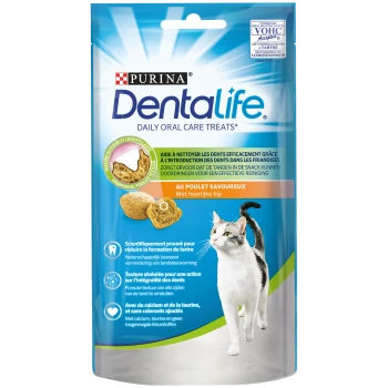 Friandises Purina Dentalife Daily Oral Care pour chats, saveur poulet, avec contrôle du tartre et texture poreuse, approuvées par un vétérinaire.