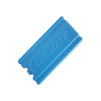 Blaues Kühlpack für Haustiere mit der Aufschrift 'CAT MATE', entworfen für Kühlung und Komfort.