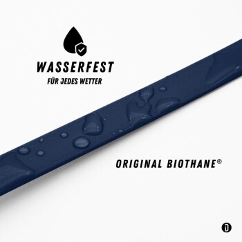 Eine Nahaufnahme eines beigen Biothane-Hundehalsbands mit Wassertropfen, das die wasserdichten, robusten, veganen und leicht zu reinigenden Eigenschaften hervorhebt.