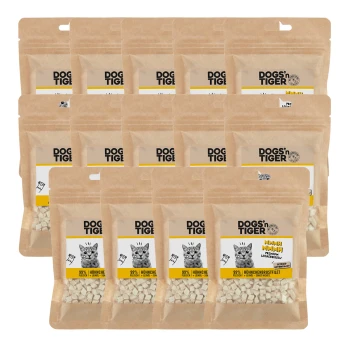 Mmmh mmmh | Huhn 420 g 12 Leckerli-Tüten für Haustiere mit der Aufschrift 'DOGS'n TIGER', mit einer Katzen-Grafik und den Angaben '99% Hühnerfleisch' und 'Leckerchen.'