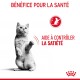 Un chat gris joueur se tenant sur ses pattes arrière, avec du texte indiquant "BÉNÉFICE POUR LA SANTÉ" et "AIDE À CONTRÔLER LA SATIÉTÉ."