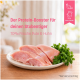 Rohe Puten-/Hühnerfilets auf einem Teller mit Petersilie; Text: 'Der Protein-Booster für deinen Stubentiger' und '70% Frische Pute & Huhn'