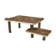 Mobilier pour animaux en bois avec deux niveaux, présentant un design rustique avec une texture d'écorce et des pieds en bois naturel.