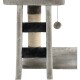 Kattenboom met een pluche grijs en zwart ontwerp, met een sisal krabpaal en een hangend pompon speelgoed.