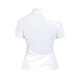 Rückansicht eines weißen Poloshirts mit einem Nietenkragen und kurzen Ärmeln, entworfen für einen stilvollen Look.