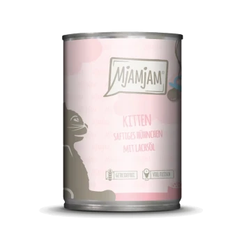 Eine Dose Mjamjam Kittenfutter mit einem rosa Hintergrund, mit dem Text "Kitten, saftiges Hühnchen mit Lachsöl" und Illustrationen einer Katze.