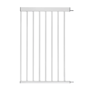 Weißes Haustiersicherheitsgitter mit vertikalen Stäben und verstellbaren Enden zur Sicherung von Türöffnungen oder Treppen.