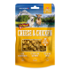 Emballage de friandises pour chiens DeliBest au fromage et au poulet avec des morceaux, étiqueté "Sans sucre ajouté," "Sans céréales et sans gluten," et "Délicieuse collation."