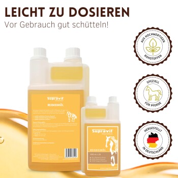 Nahaufnahme eines Reiters in schwarzen Stiefeln auf einem braunen springenden Pferd, rechts eine Flasche Supravit Pferdeöl.