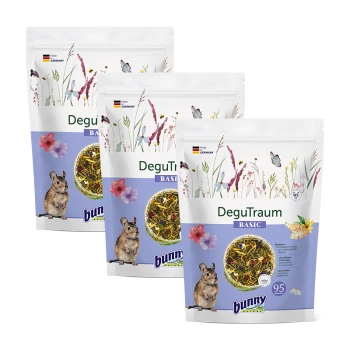 Drei Säcke "DeguTraum BASIC" Haustierfutter für Degus, mit einer niedlichen Degu-Illustration, floralen Designs und dem Text "Made in Germany."