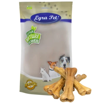 Kauknochen ca. 30 cm 1,65 kg Verpackung von Lyra Pet Hundeleckerlis mit einem beigen Beutel mit dem Etikett "Lyra Nature Power", umgeben von mehreren knochenförmigen Kaustücken.