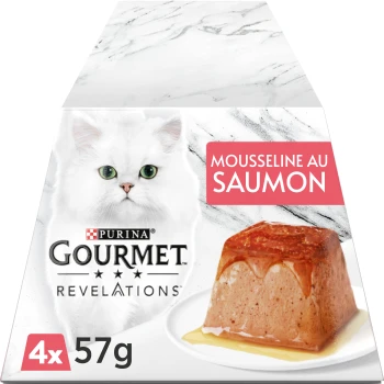 Boîte Purina Gourmet Revelations pour chat avec un chat blanc à poils longs et mousseline au saumon sur assiette ; texte « MOUSSELINE AU SAUMON » et « 4x 57 g »