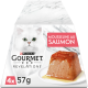 Boîte Purina Gourmet Revelations pour chat avec un chat blanc à poils longs et mousseline au saumon sur assiette ; texte « MOUSSELINE AU SAUMON » et « 4x 57 g »