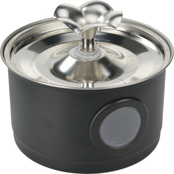 Fontaine à eau pour animaux noire avec couvercle en acier inoxydable et bec en forme de fleur, fenêtre circulaire sur la base.