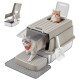 Beige, geschlossene Katzentoilette mit Frontklappe, Matte und Schaufel; orange Kätzchen im oberen Einstieg und Katze mit orangefarbener Bandana 'Feandgo'.