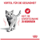 Eine graue Katze, die geht, mit dem Text oben "Vorteil für die Gesundheit" und unten "Hilft, die Gewichtszunahme zu begrenzen," neben einem kcal-Symbol.