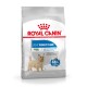 Sac de nourriture pour chiens Royal Canin Light Weight Care avec illustration de petit chien et texte : "Aide à limiter la prise de poids" et "88% ont atteint un poids plus sain."
