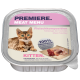 Un chaton rayé brun sur un emballage rose et argenté étiqueté "Premiere Meat Menu" pour chatons, indiquant "100 % Frischfleisch."