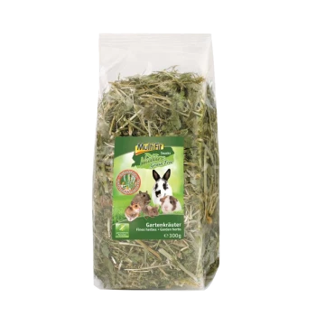 Transparente Tüte mit Mulifit Nature Grain Free Snacks mit getrockneten Kräutern, beschriftet mit Bildern eines Kaninchens, Meerschweinchens und Hamsters.