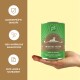 Eine Hand hält eine Dose Hundefutter mit der Aufschrift "Irish Pure", die "Senior Sensitivity" mit "Irrisches Huhn" und "100% natürliche Inhaltsstoffe" zeigt.