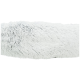 Flauschiges weißes Haustierbett mit einer weichen, zotteligen Textur, ideal für kleine Hunde oder Katzen.
