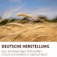 Nahaufnahme goldener Weizenköpfe vor blauem Himmel; Banner trägt die Aufschrift 'DEUTSCHE HERSTELLUNG' (in Deutschland hergestellt, frisch verarbeitet).