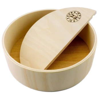 Ein Holzbehälter zur Aufbewahrung von Haustierfutter mit einem Deckel, der ein Logo eines Kaninchens und den Text 'Getz' auf dem Deckel eingraviert hat.
