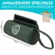 Grüne Tasche für Haustierspielzeug mit einem Logo, Maße 18 cm x 7 cm, der Text lautet 'ANDAUERNDER SPIELSPASS DANK 0.7L FASSUNGSVERMÖGEN'.