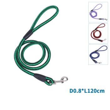 Grüne und schwarze geflochtene Hundeleine, 120 cm lang, mit einem Metallclip. Farboptionen gezeigt: lila, rot und blau.