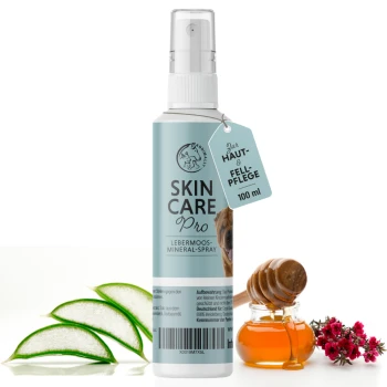 100 ml Lebermoos-Mineral-Spray für Haustiere mit dem Etikett "Zur Haut- & Fellpflege," begleitet von Aloe Vera, Honig und Blumen.