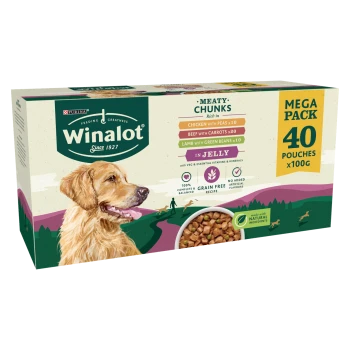 Winalot Meaty Chunks Mega Pack, featuring 40 pouches of 100g each, includes chicken, beef, and lamb in jelly with vegetables and essential vitamins.