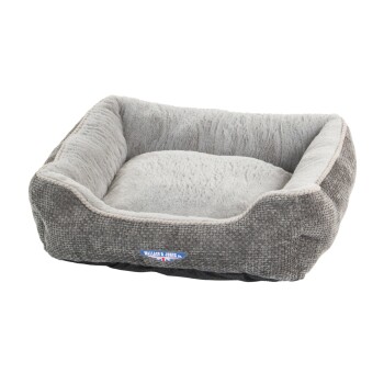 Ein gemütliches, rechteckiges Haustierbett mit einem weichen grauen Innenraum und einer strukturierten grauen Außenseite, mit einem blauen "Wallace & Jones"-Label.