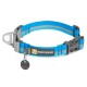 Blauer Hundehalsband mit reflektierenden Streifen, ausgestattet mit einer Metall-Schnalle und einem Etikett, das "RUFFWEAR" mit einem Hundelogo trägt.