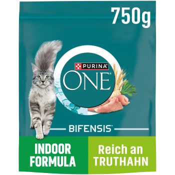 Purina ONE Bifensis Indoor Formula Katzenfutterbeutel, 750g, mit einer grauen getigerten Katze und Bildern von Hähnchen und Gemüse.