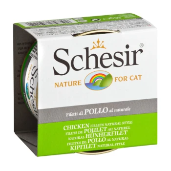 Emballage de nourriture pour chats Schesir présentant "Filets de poulet style naturel" en plusieurs langues, avec un logo coloré et des accents verts.
