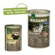 Zwei Dosen Haustierfutter mit der Aufschrift "Wilderness Black Earth" für Hunde, mit einem Wolfbild, mit Text, der ein neues Design und eine verbesserte Formel hervorhebt.