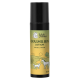 Schwarze Sprühflasche mit der Aufschrift "ki cares Grasmilben" auf grünem Hintergrund, mit Anwendungshinweisen und Inhaltsstoffen für die Hautpflege von Haustieren.