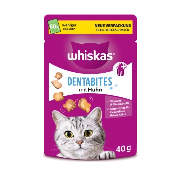 Lila Whiskas Dentabites-Beutel mit Katze und Kroketten; sichtbarer Text 'whiskas', 'DENTABITES', 'mit Huhn', '40 g'