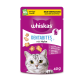 Lila Whiskas Dentabites-Beutel mit Katze und Kroketten; sichtbarer Text 'whiskas', 'DENTABITES', 'mit Huhn', '40 g'
